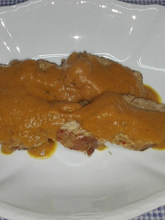 Una foto de Solomillo de cerdo en salsa de vino tinto