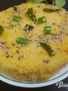 बेसन ढोकला (Besan dhokla recipe in Hindi) रेसिपी मुख्य फोटो