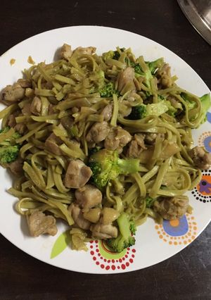 Foto resep Mie Bayam goreng dgn ayam dan sayur