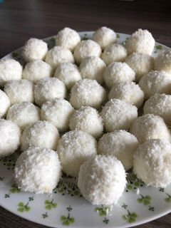 Túrós kókuszgolyó recept fotója