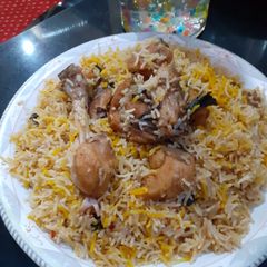A picture of Lahori Chicken baryani pulao.