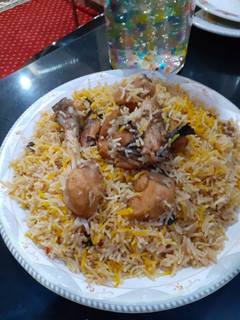 A picture of Lahori Chicken baryani pulao.