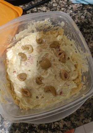 Una foto de Ensaladilla de garbanzos y "mahonesa de aguacate"