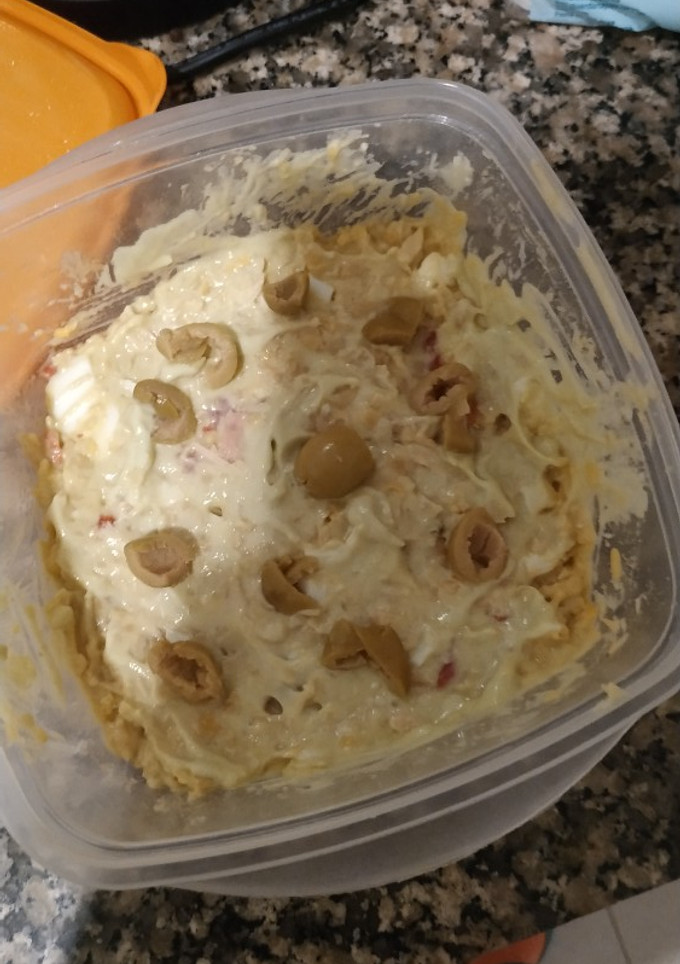 Una foto de Ensaladilla de garbanzos y "mahonesa de aguacate"