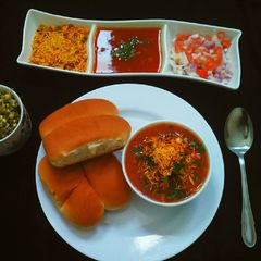 Misal pav A picture of Misal pav.