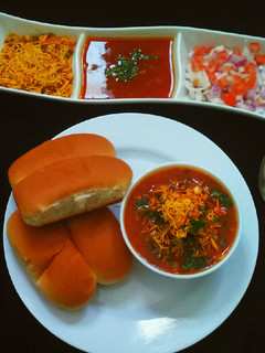 A picture of Misal pav.