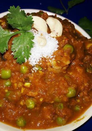 शाही सोया चंक्स..स्पाइसी ग्रेवी के साथ (Shahi soya chunks..with spicy greavy recipe in hindi) रेसिपी मुख्य फोटो