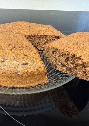 Una foto de Bizcocho sin gluten de chocolate negro y nueces, sin harina y casi sin azúcar!