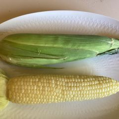 A picture of California Farm Microwave Corn on the Cob.