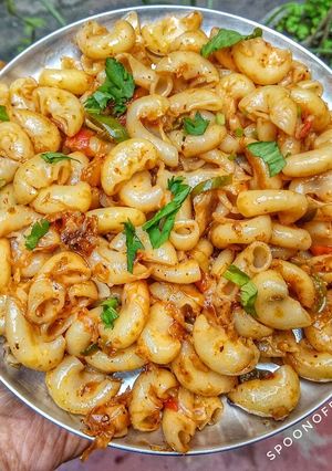 A picture of Desi style macroni.