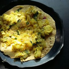 A picture of Masala papad.