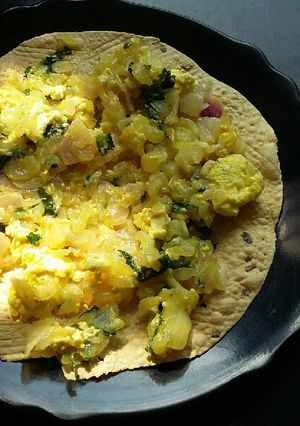 A picture of Masala papad.