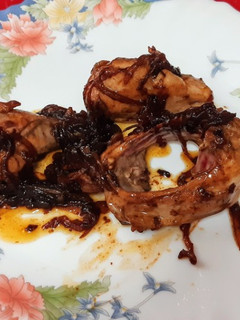 Una foto de Conejo con cebolla caramelizada al Pedro Ximénez