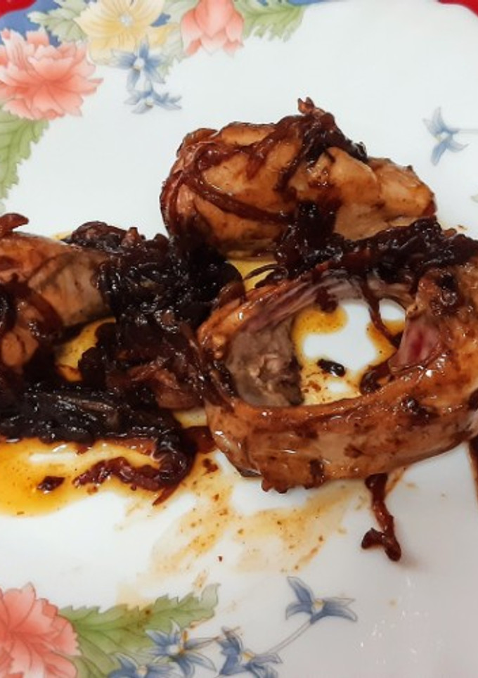 Una foto de Conejo con cebolla caramelizada al Pedro Ximénez