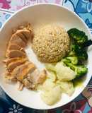 Cơm healthy với ức gà áp chảo