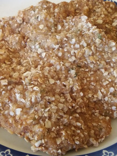 Una foto de Milanesas empanadas con pan rallado y avena