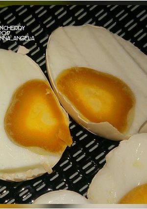 A picture of Telur Asin Ayam (Salted Chicken Eggs).