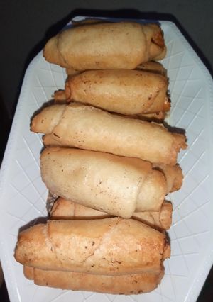 A picture of Fish Rolls.