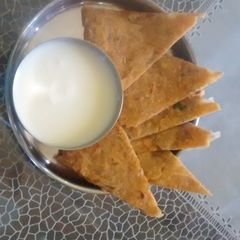 A picture of Wheat oats aloo paratha.