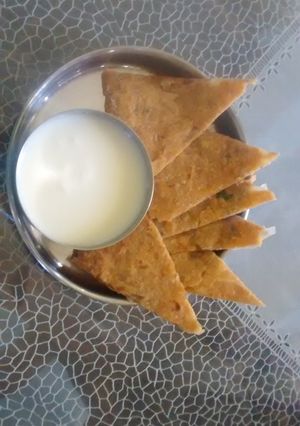 A picture of Wheat oats aloo paratha.