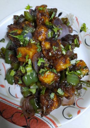 चिली पनीर (Chilli paneer Recipe in Hindi) रेसिपी मुख्य फोटो
