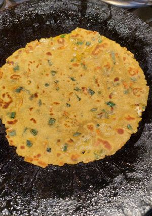 A picture of Thepla.