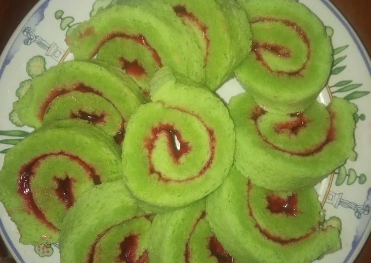 Roll cake pandan