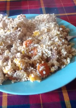 Una foto de Falso "arroz" de coliflor con pescado