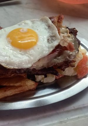 Una foto de Chivito al plato