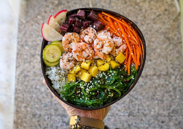 Poke bowl con gamberetti