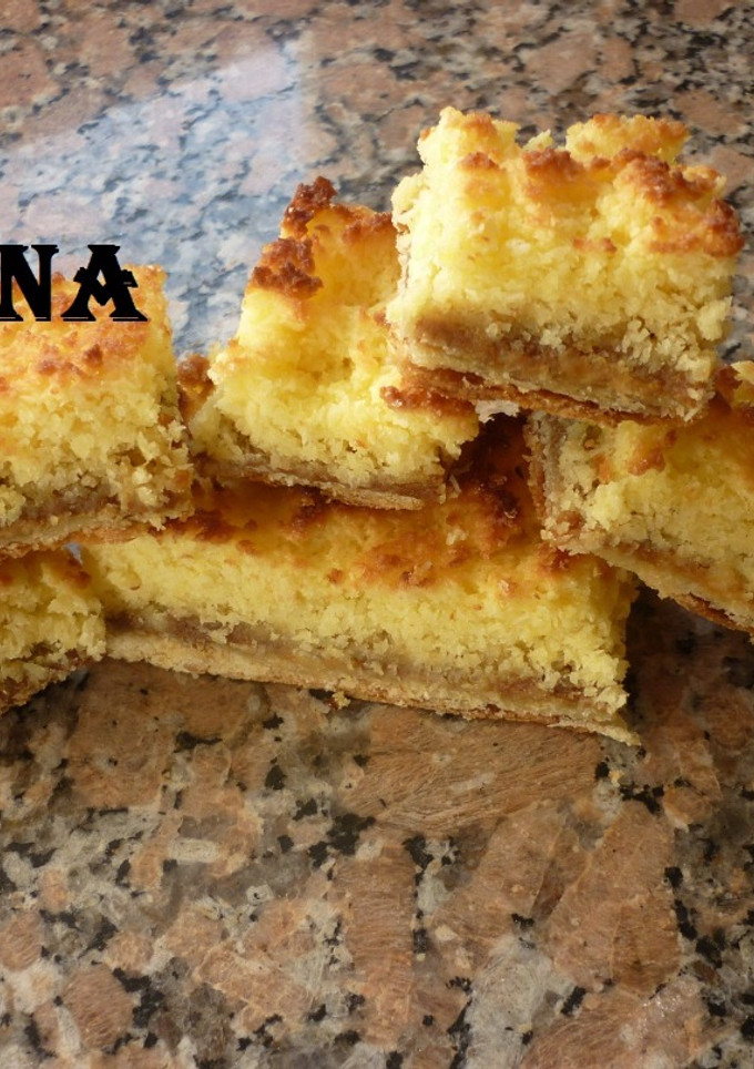 Una foto de Tarta de coco con crema pastelera