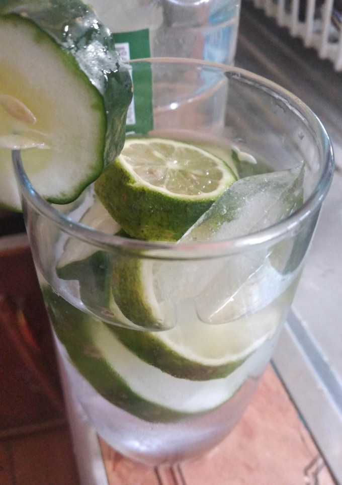 A picture of Refreshing cucumber water.