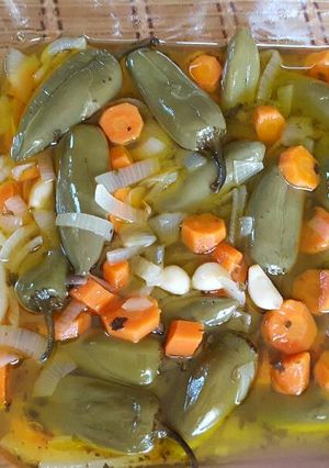 Una foto de Chiles jalapeños en escabeche