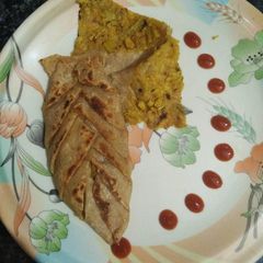 A picture of Aloo gobhi ka tasty paratha.