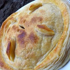 A picture of Truffle burger pie.