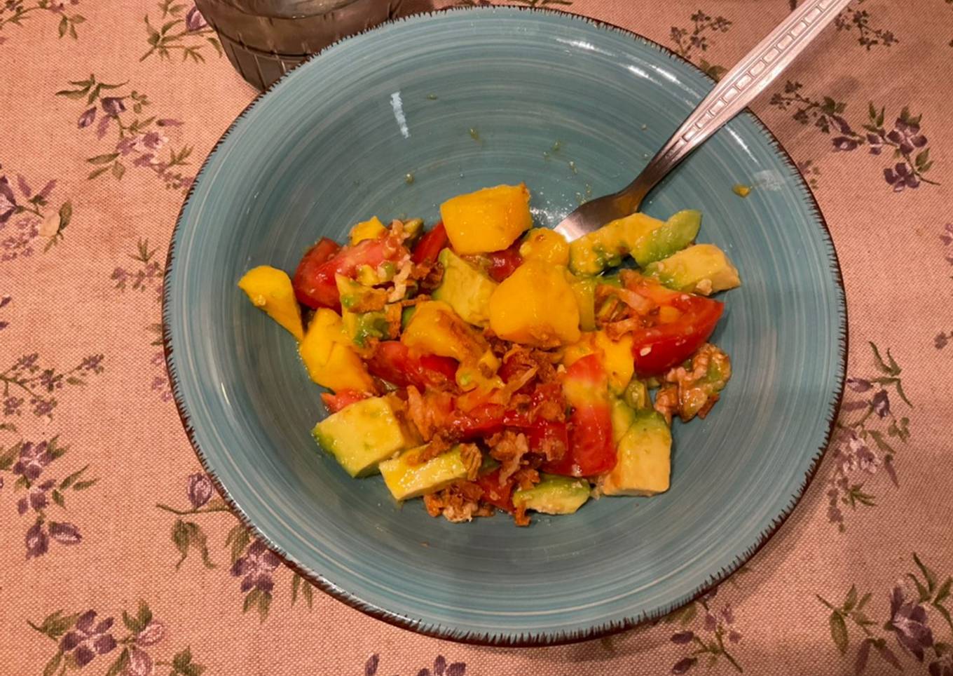 Ensalada de aguacate, mango y tomate #weekendtrend