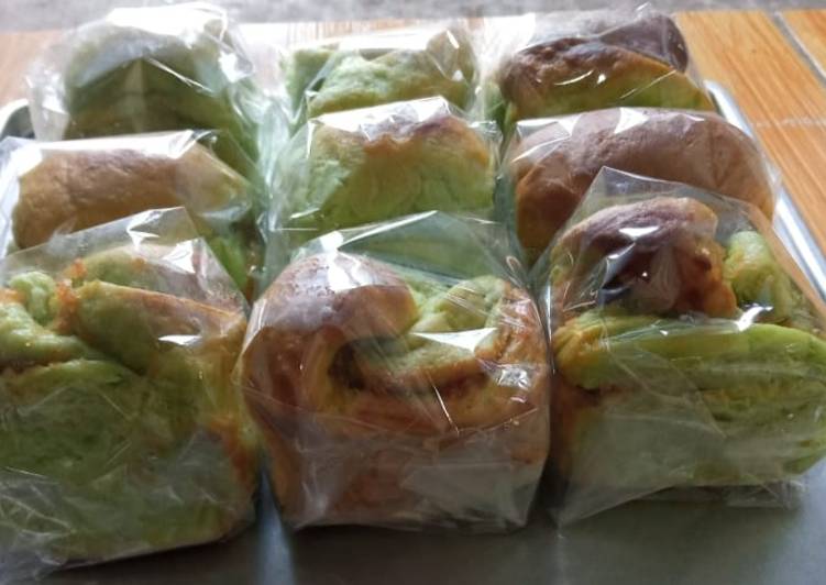 Roti pandan unti kelapa