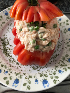 Una foto de 300. Tomates rellenos de ensaladilla de arroz (principal arroz)