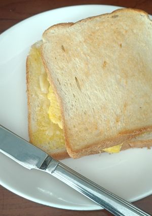 Foto resep Egg And Cheese Toast