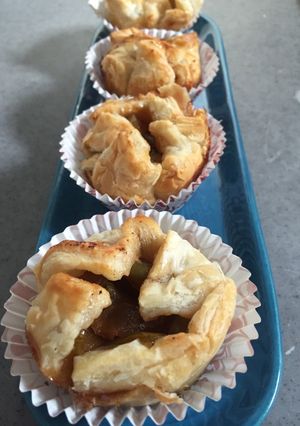 صورة لوصفة كوب فطيرة التفاح بالبف باستري 👌😋