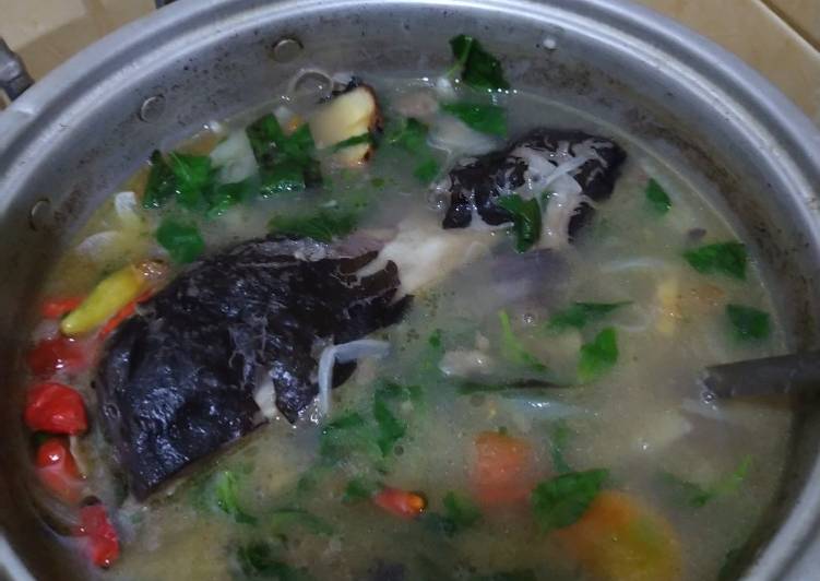 Bagaimana Menyiapkan Sup Kepala Ikan Patin, Bisa Manjain Lidah