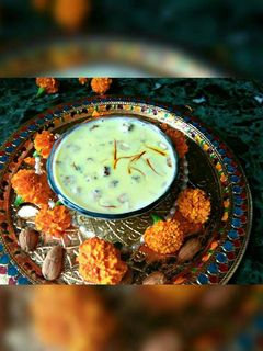 केशरिया मखाने की खीर (Keshariya makhane ki kheer recipe in hindi) रेसिपी मुख्य फोटो