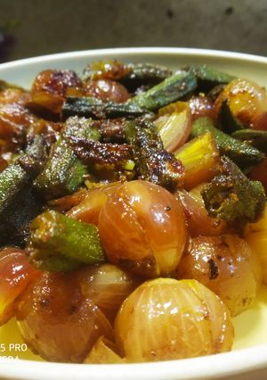 A picture of Stuff Shallot Onion with Okra.