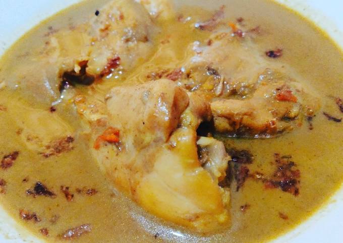 Opor Ayam Pedas