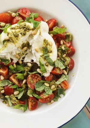 A picture of Summer Tomato Salad with Burrata.