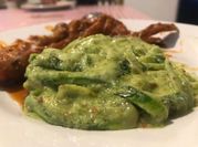 Una foto de zucchini al horno con queso