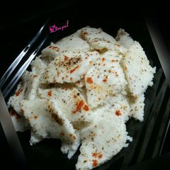 A picture of White Dhokla.