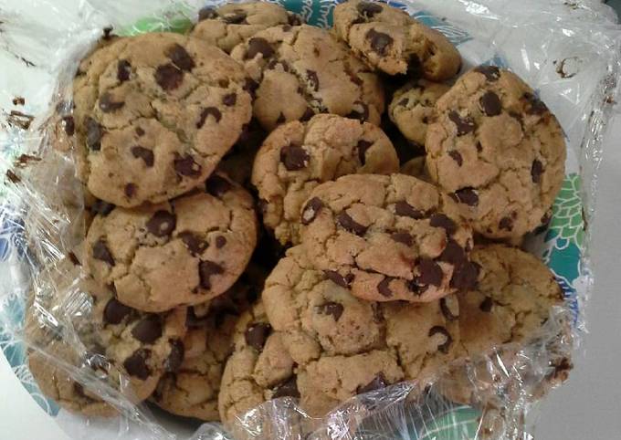 Big, Fat, Chewy Chocolate Chip Cookies