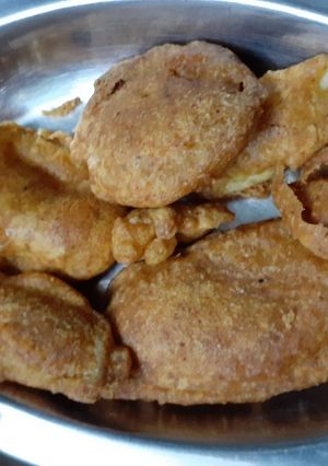 आलू के पकौड़े (Aloo ke pakode recipe in hindi) रेसिपी मुख्य फोटो