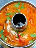 ต้มยำซีฟู้ดน้ำข้นหม้อไฟ